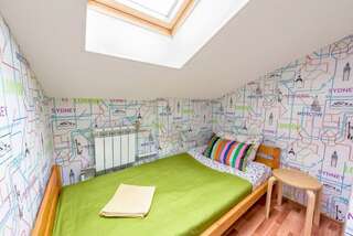 Хостел Страна Чудес Санкт-Петербург Двухместный номер с двуспальной кроватью с общими удобствами-6