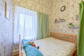 Хостел Страна Чудес Санкт-Петербург Двухместный номер с окном и собственными удобствами-4