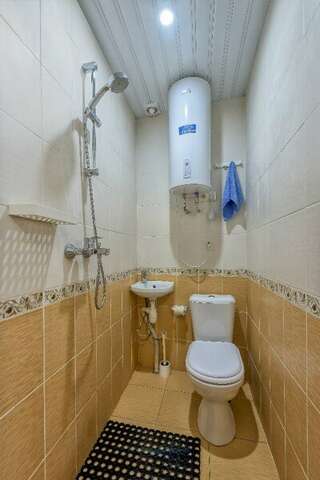 Хостел Страна Чудес Санкт-Петербург Двухместный номер с окном и собственными удобствами-6